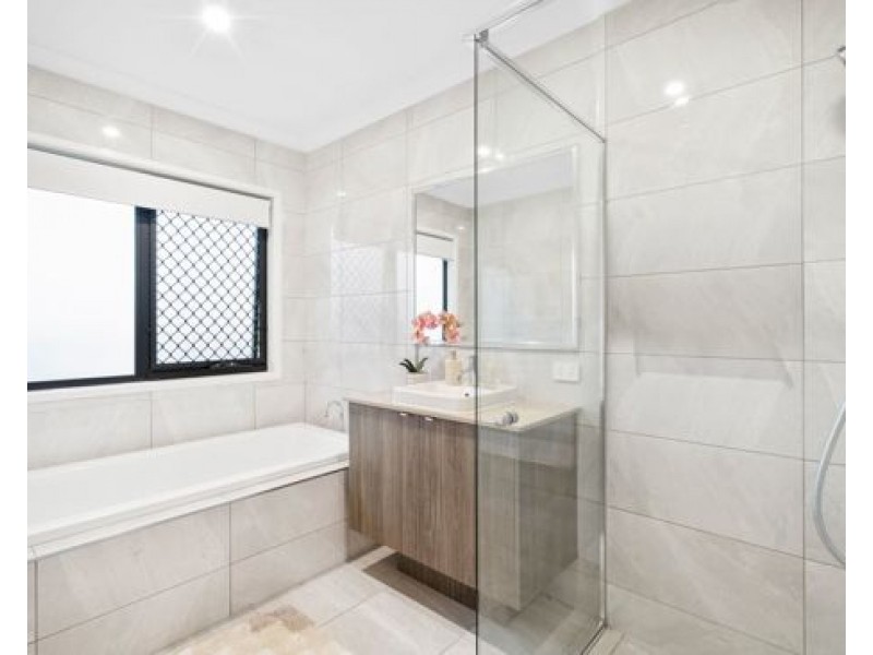 17 Daniel Drive, Rochedale QLD 4123