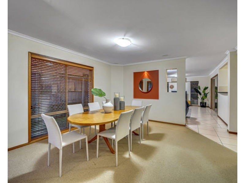 33 White Cedar Circuit, Stretton QLD 4116