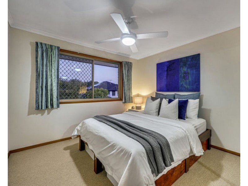 33 White Cedar Circuit, Stretton QLD 4116