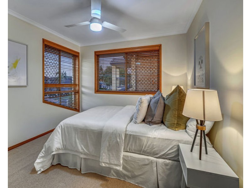 33 White Cedar Circuit, Stretton QLD 4116