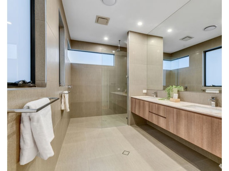 4 Osprey Lane, Rochedale QLD 4123