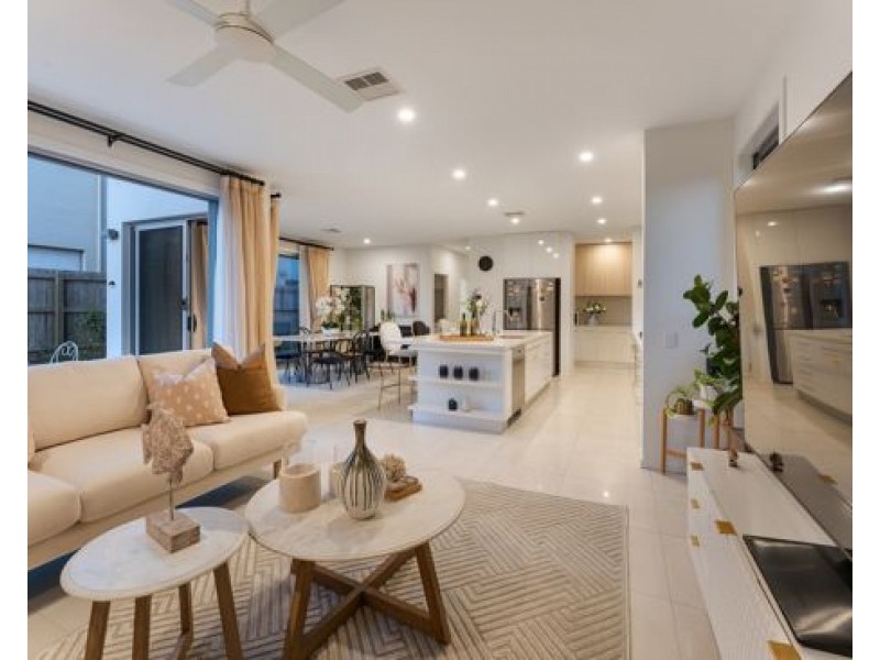98 Hillcrest Street, Rochedale QLD 4123