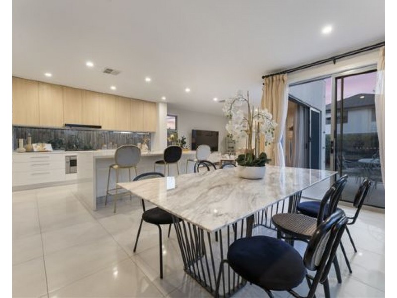 98 Hillcrest Street, Rochedale QLD 4123