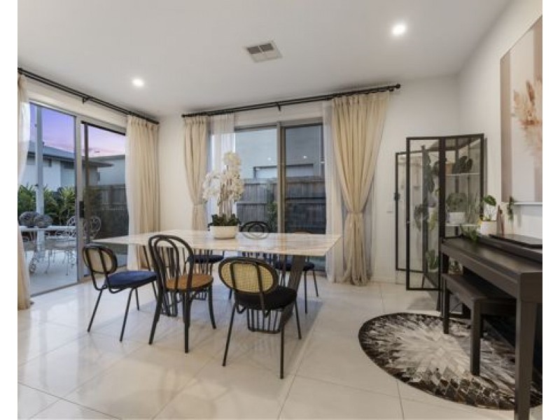 98 Hillcrest Street, Rochedale QLD 4123