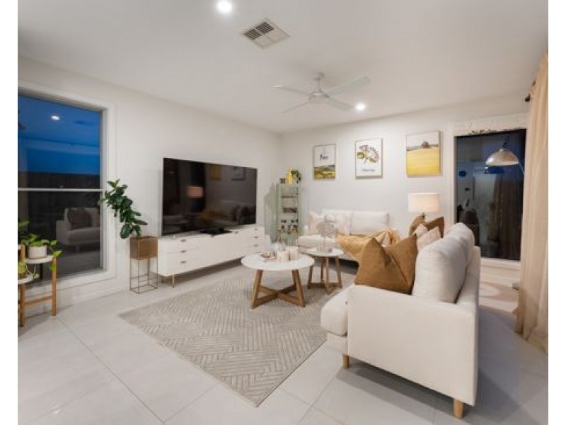98 Hillcrest Street, Rochedale QLD 4123