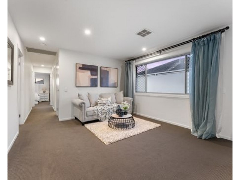 98 Hillcrest Street, Rochedale QLD 4123