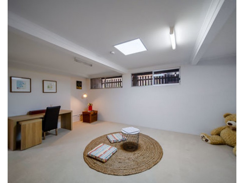 4 Suvla Street, Balmoral QLD 4171