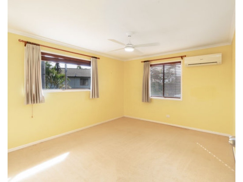 4 Caravonica Court, Calamvale QLD 4116