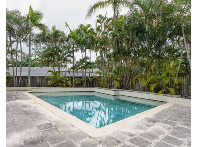 4 Caravonica Court, Calamvale QLD 4116