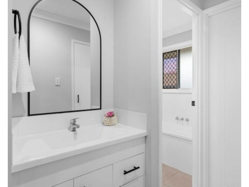 15 Statham Court, Redbank Plains QLD 4301