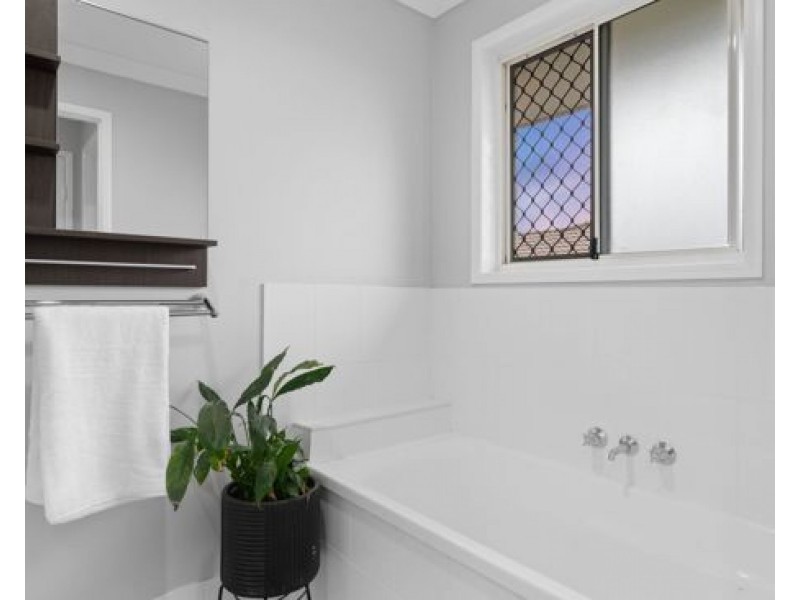 15 Statham Court, Redbank Plains QLD 4301