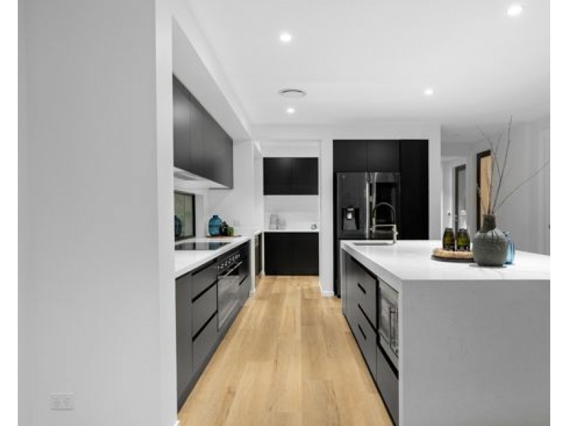 11 Oscar Drive, Rochedale QLD 4123