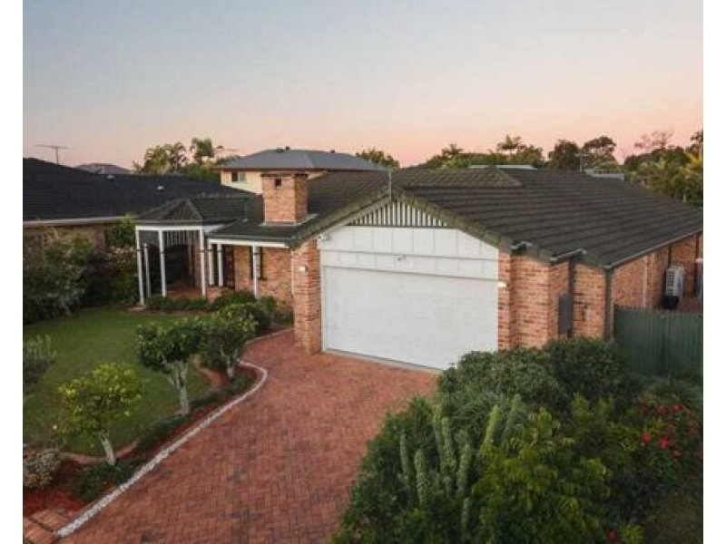 33 Oakmont Street, Carindale QLD 4152