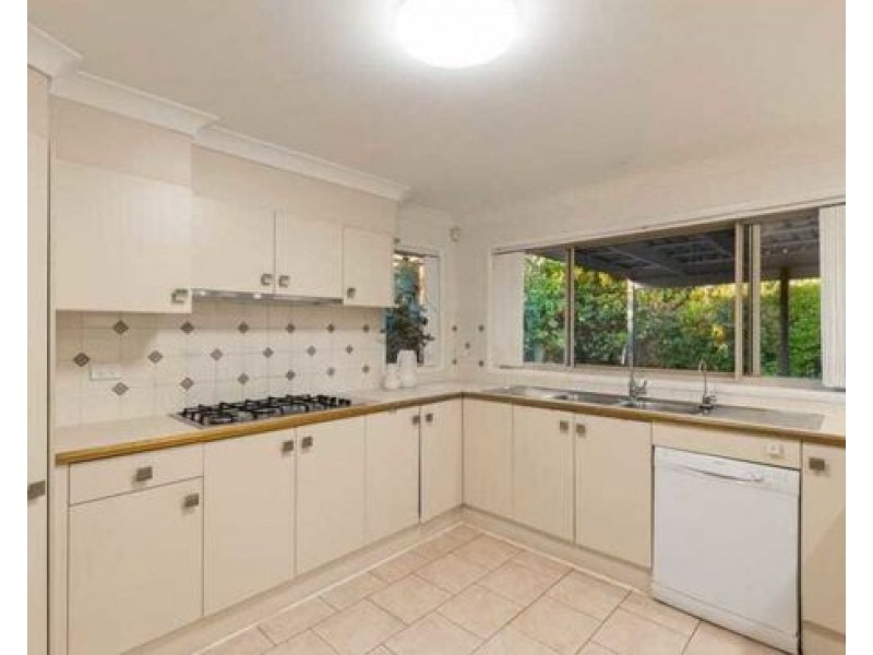 33 Oakmont Street, Carindale QLD 4152