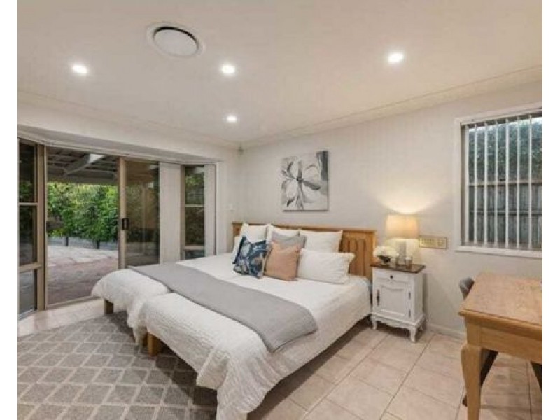 33 Oakmont Street, Carindale QLD 4152