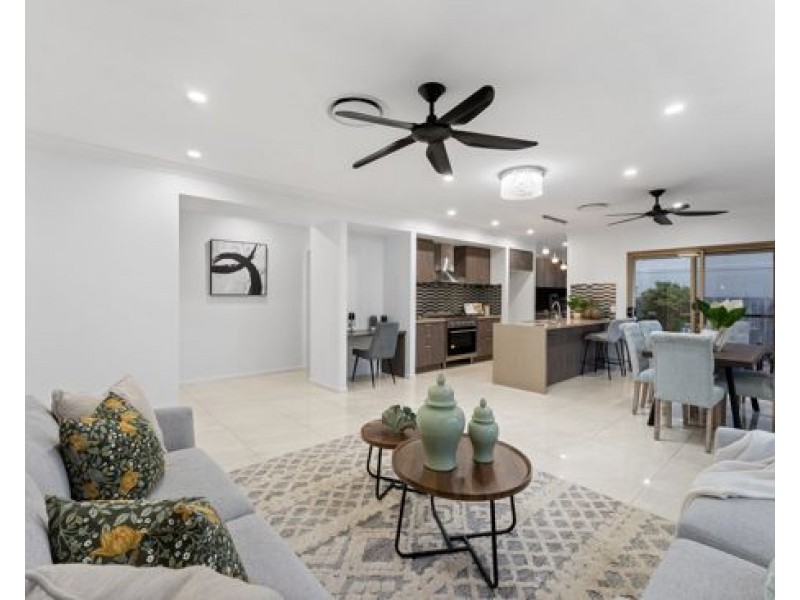 63 Phoenix Street, Rochedale QLD 4123