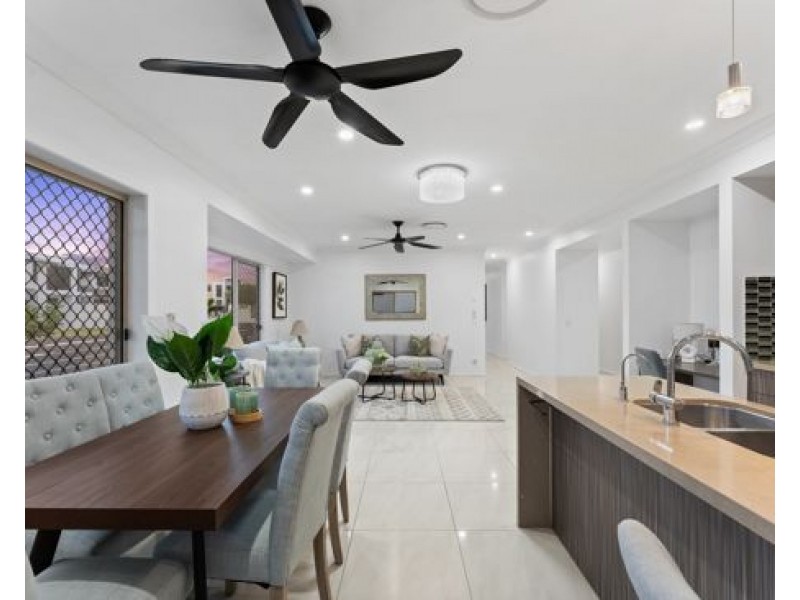 63 Phoenix Street, Rochedale QLD 4123