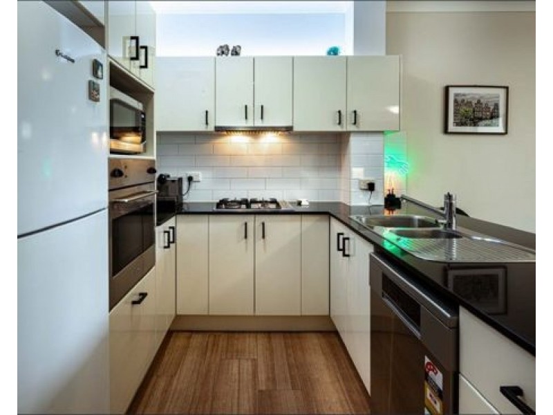 11/120 Commercial Road, Teneriffe QLD 4005
