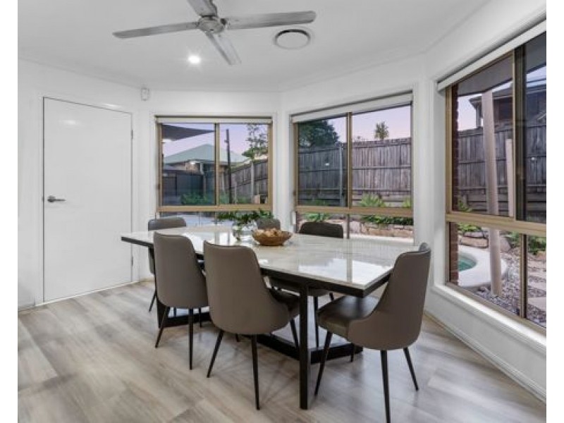 1 Picardie Close, Mansfield QLD 4122