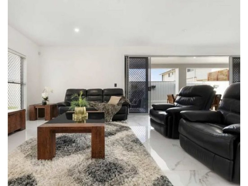 59 Lakeview Promenade, Newport QLD 4020