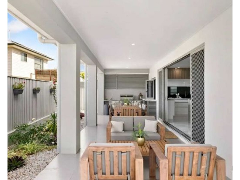 59 Lakeview Promenade, Newport QLD 4020