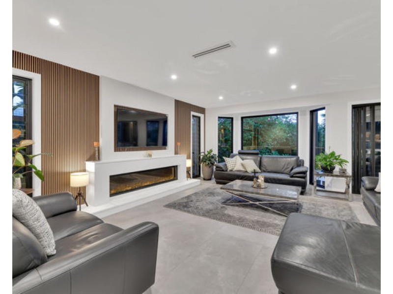 8 Fendi Place, Eight Mile Plains QLD 4113