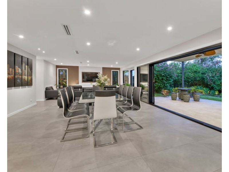 8 Fendi Place, Eight Mile Plains QLD 4113
