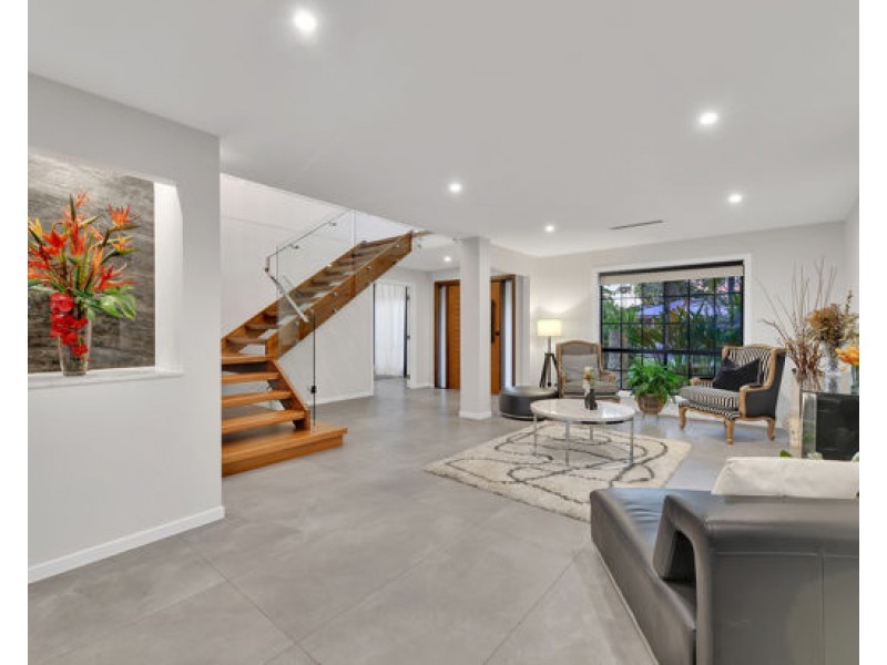 8 Fendi Place, Eight Mile Plains QLD 4113