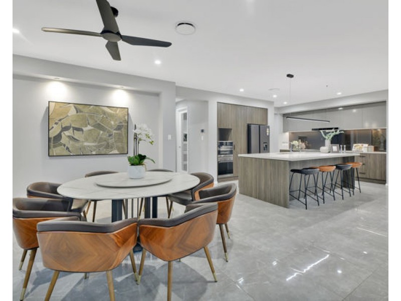 16 Penfold Crescent, Rochedale QLD 4123