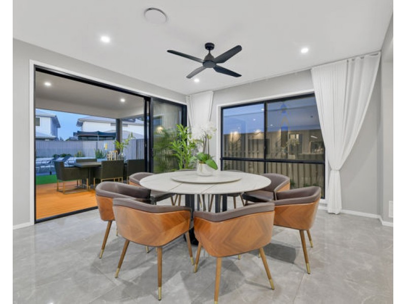 16 Penfold Crescent, Rochedale QLD 4123