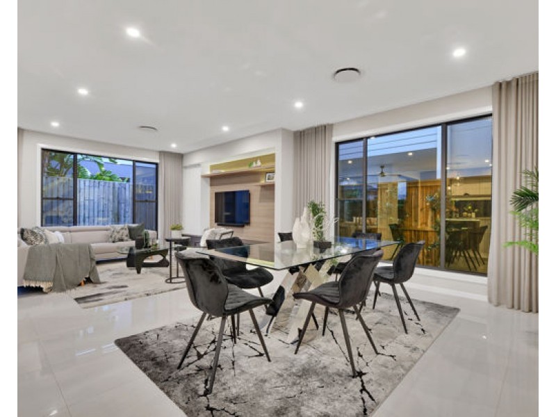 37 Daniel Drive, Rochedale QLD 4123