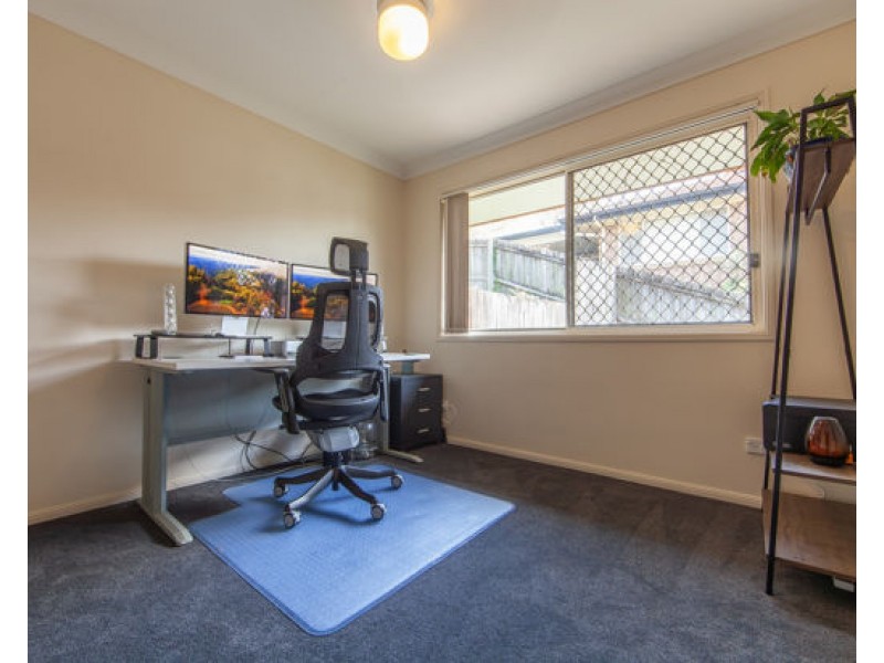 18 Summerfield Place, Kenmore QLD 4069