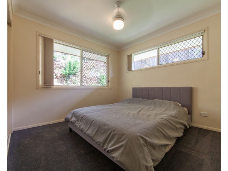 18 Summerfield Place, Kenmore QLD 4069