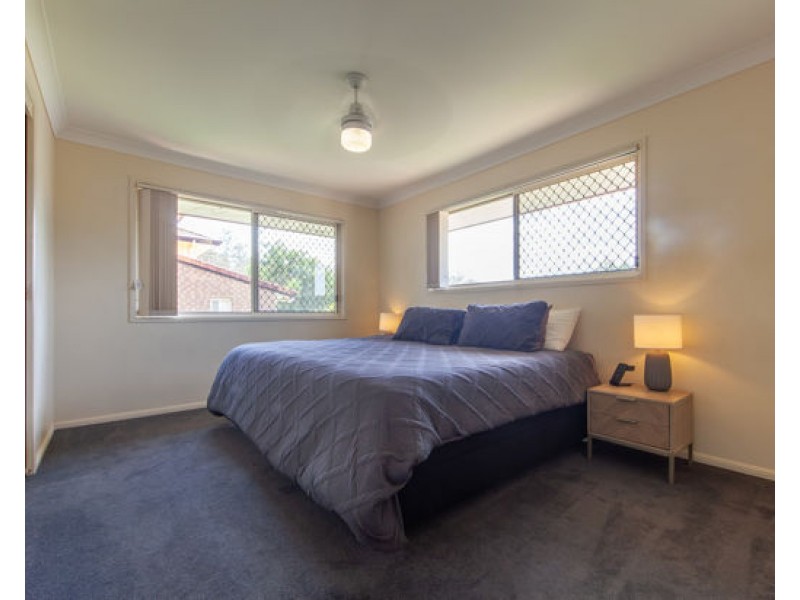 18 Summerfield Place, Kenmore QLD 4069