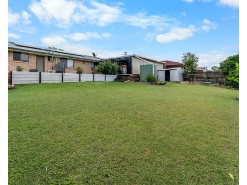 8 Bladon Street, Yamanto QLD 4305