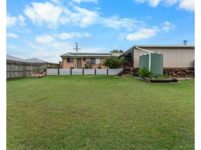 8 Bladon Street, Yamanto QLD 4305