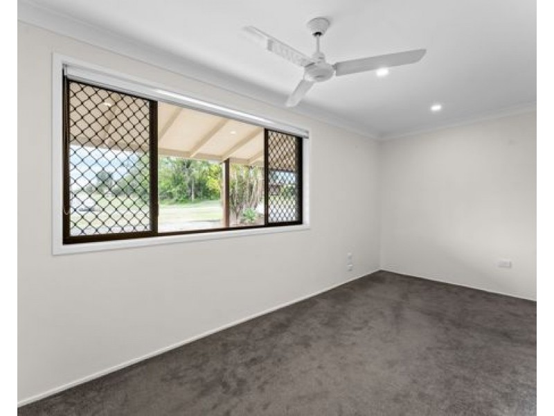 8 Bladon Street, Yamanto QLD 4305