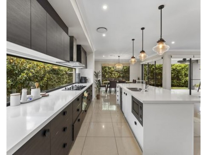 6 Oscar Drive, Rochedale QLD 4123