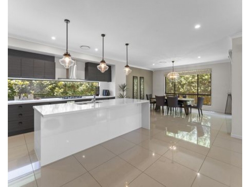6 Oscar Drive, Rochedale QLD 4123