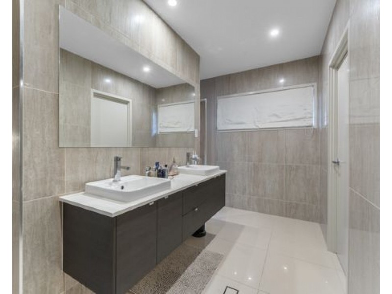 6 Oscar Drive, Rochedale QLD 4123
