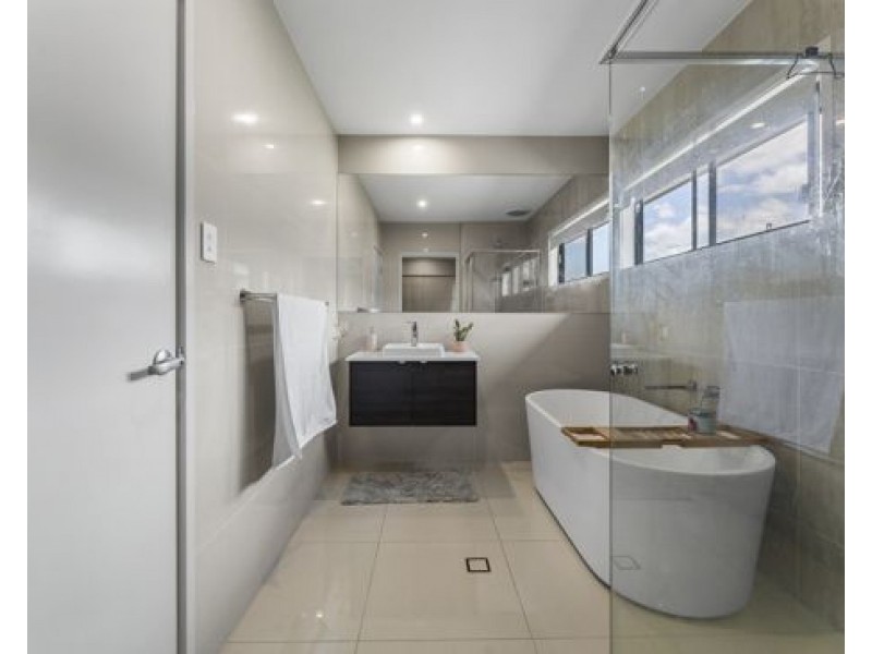 6 Oscar Drive, Rochedale QLD 4123