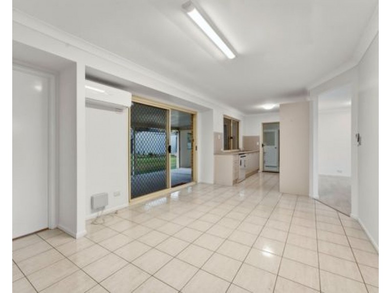 35 Solandra Crescent, Calamvale QLD 4116