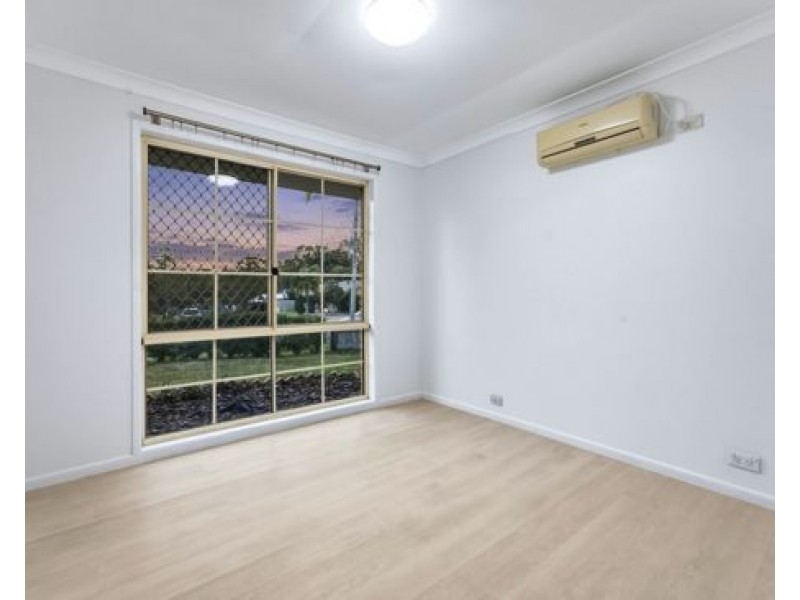 35 Solandra Crescent, Calamvale QLD 4116