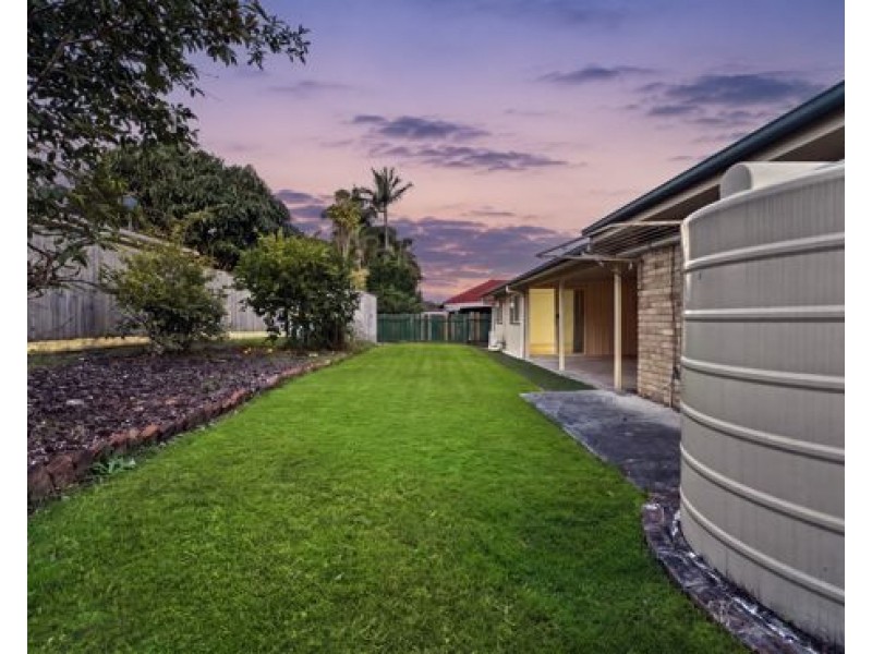 35 Solandra Crescent, Calamvale QLD 4116