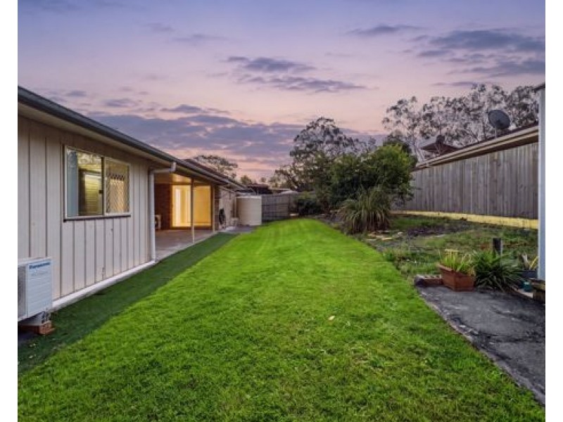 35 Solandra Crescent, Calamvale QLD 4116