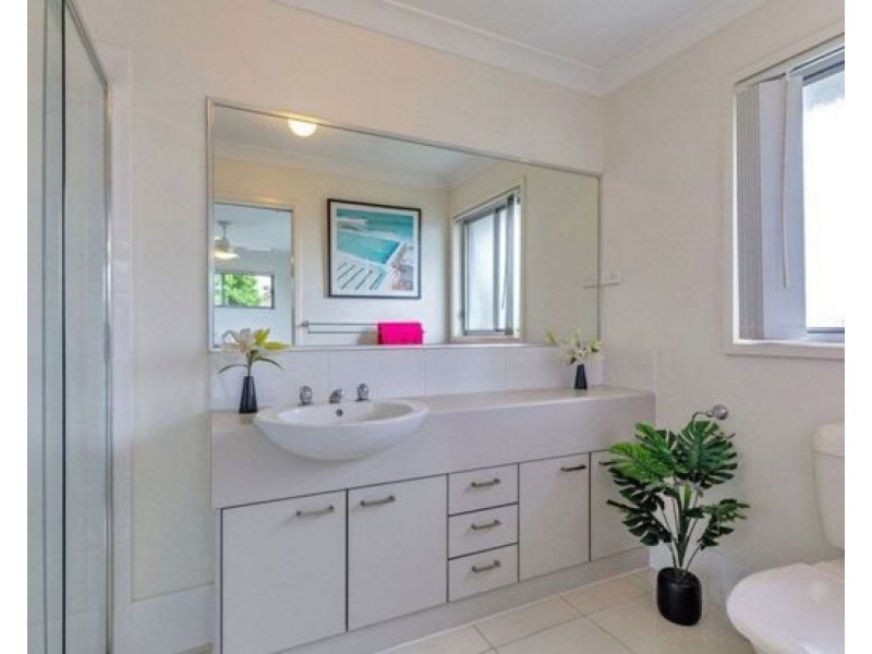 96 Lakewood Avenue, Parkinson QLD 4115