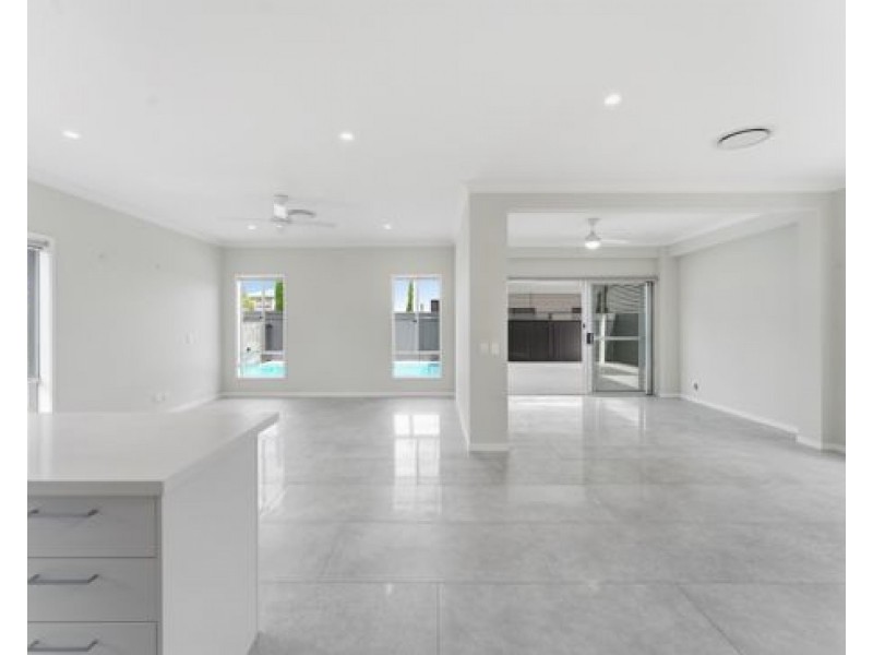 21 Peregrine Street, Rochedale QLD 4123