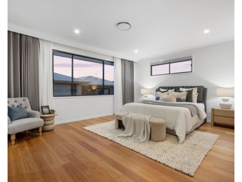 18 Paragon Street, Rochedale QLD 4123