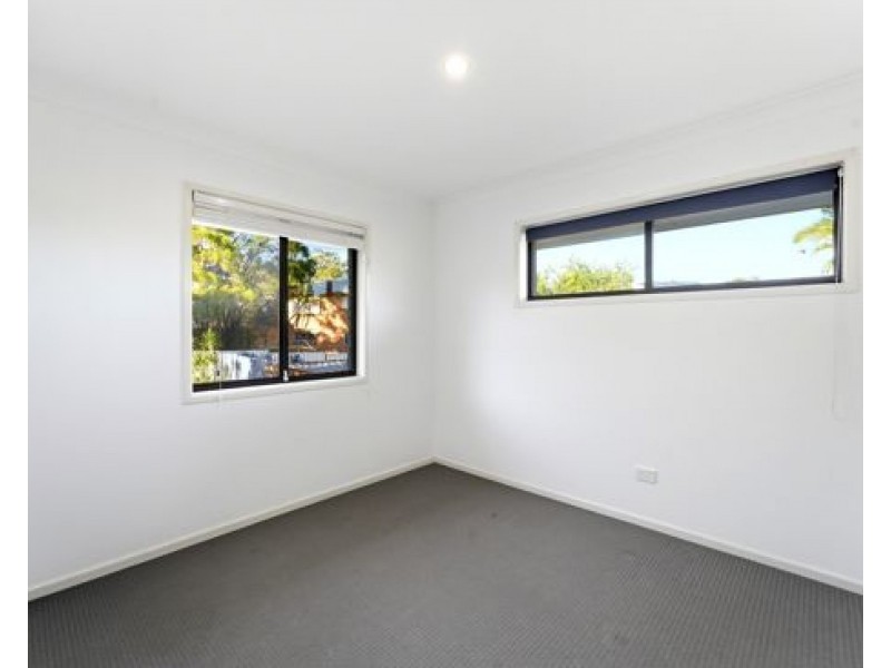 16 Montreal Street, Wishart QLD 4122