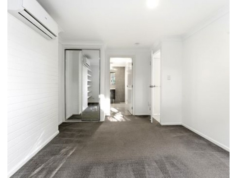 16 Montreal Street, Wishart QLD 4122